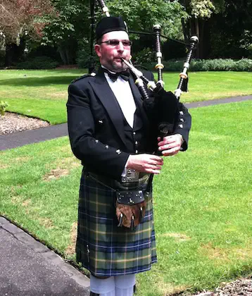 Bagpiper